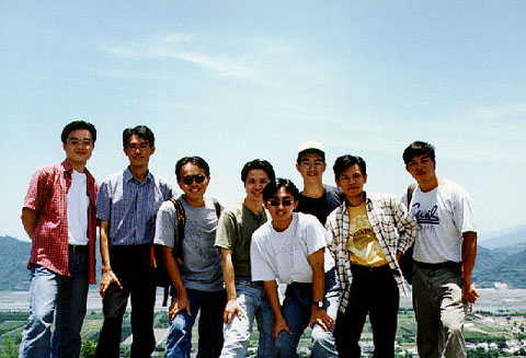 gdtrl8.JPG (53870 bytes)