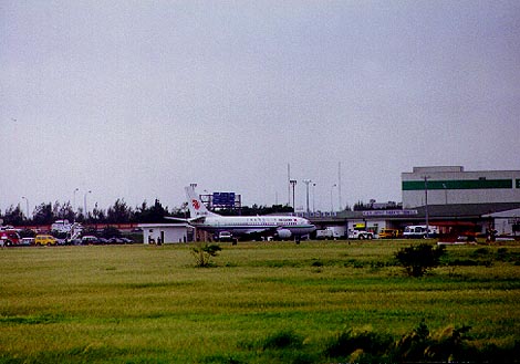 airchina6.JPG (37926 bytes)
