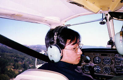 fly4.JPG (29054 個位元組)